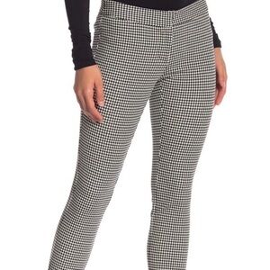 Amanda & Chelsea Black and White Houndstooth Skinny Pants